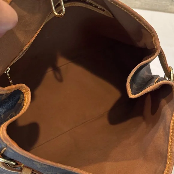 Louis Vuitton Batignolles Horizontal Monogram Shoulder Bag